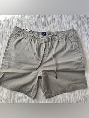 GAP Pull On Shorts Mens Large L Gray Elastic Waist Stretch Casual NWT